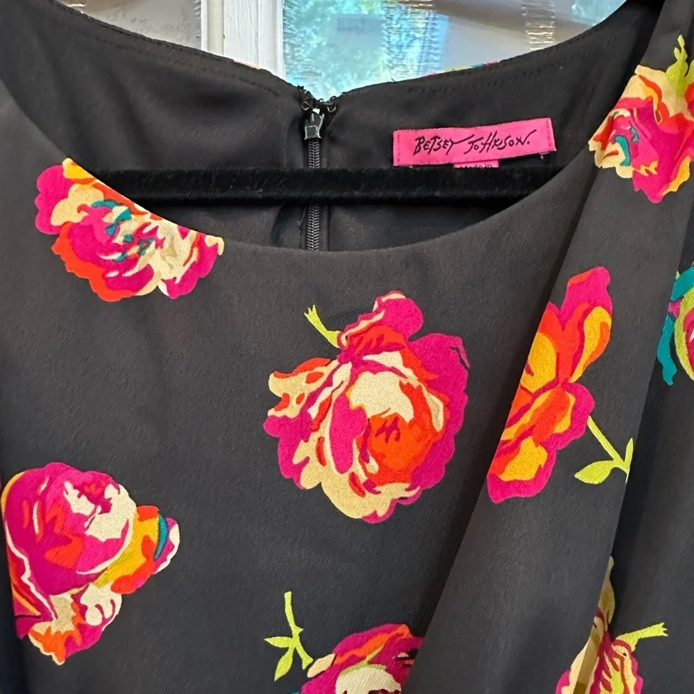 Betsey Johnson Chic Vibrant Rose Floral Mini Dress Women’s Size 2 XS